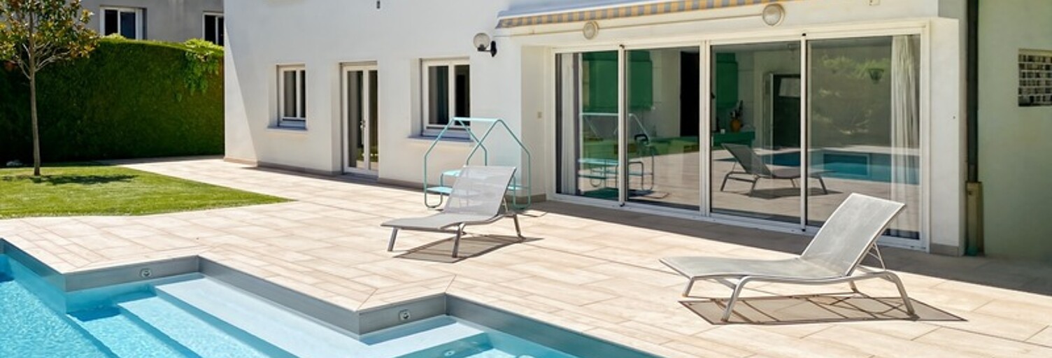 Maison 9 Pièces 346 m² à vendre à Oyonnax (01100)