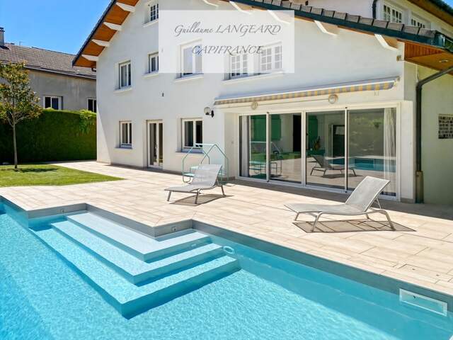 Maison d'exception en centre ville, 364 m2 et 1414 m2 de terrain - OYONNAX (01) — photo du bien