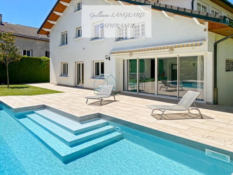 Maison d'exception en centre ville, 364 m2 et 1414 m2 de terrain - OYONNAX (01) — photo 1