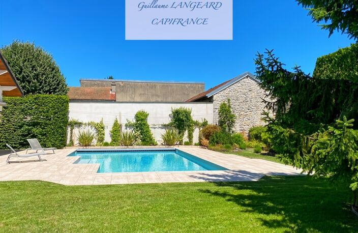 Maison d'exception en centre ville, 364 m2 et 1414 m2 de terrain - OYONNAX (01) — photo 4