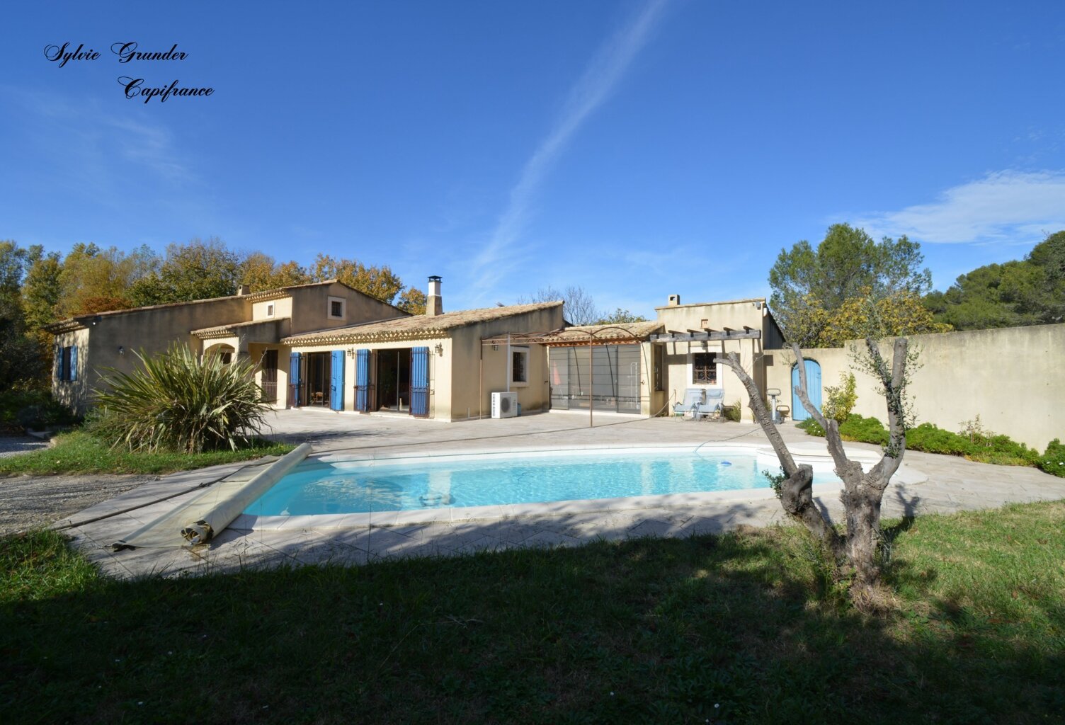 Dpt Bouches du Rhône (13), à vendre SAINT CHAMAS maison P7 de 165 m² - Terrain de 5 840,00 m² - Plain pied — photo 1