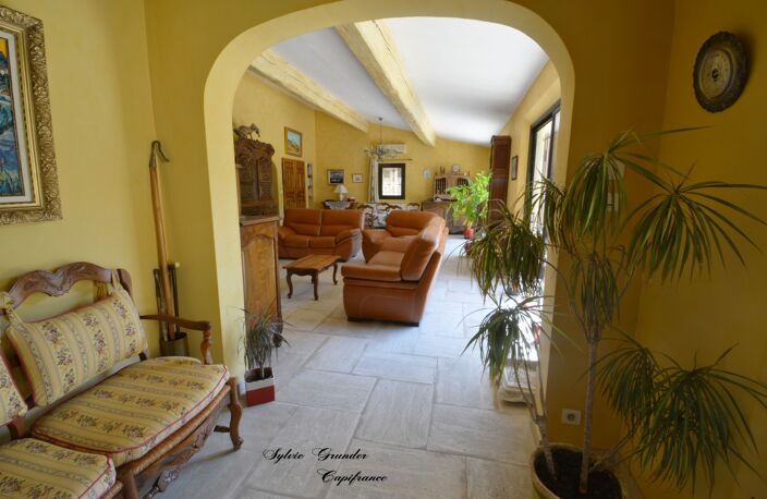Dpt Bouches du Rhône (13), à vendre SAINT CHAMAS maison P7 de 165 m² - Terrain de 5 840,00 m² - Plain pied — photo 2