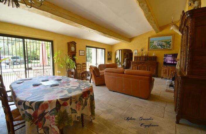 Dpt Bouches du Rhône (13), à vendre SAINT CHAMAS maison P7 de 165 m² - Terrain de 5 840,00 m² - Plain pied — photo 4
