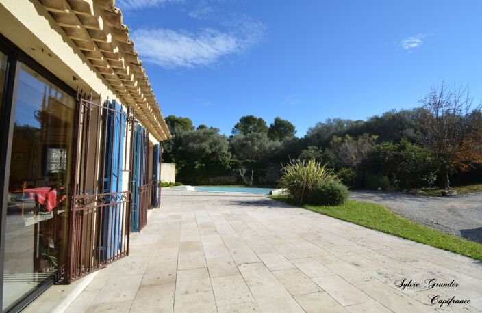 Dpt Bouches du Rhône (13), à vendre SAINT CHAMAS maison P7 de 165 m² - Terrain de 5 840,00 m² - Plain pied — photo 5