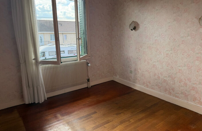 Maison à vendre 4 pièces 85 m2 SAINT BERAIN SOUS SANVIGNES (71) — photo 3