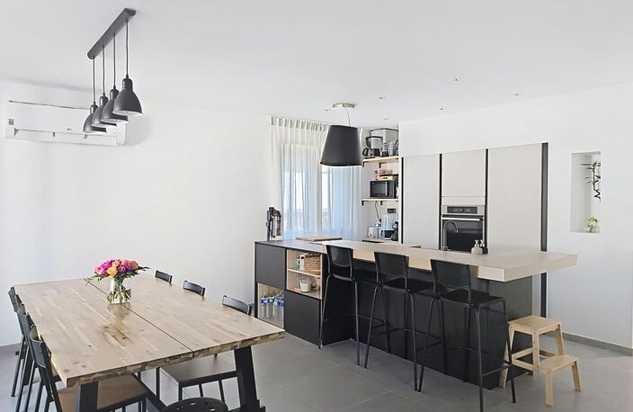 A vendre maison plain pied rénovée de 110 m² et sa belle piscine — photo 3