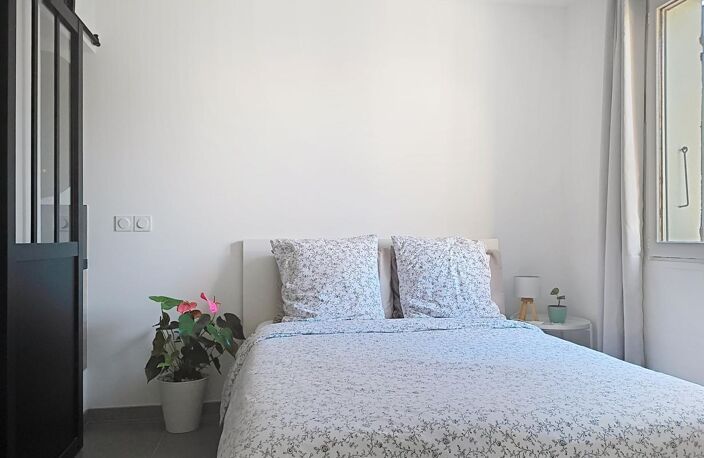 A vendre maison plain pied rénovée de 110 m² et sa belle piscine — photo 5