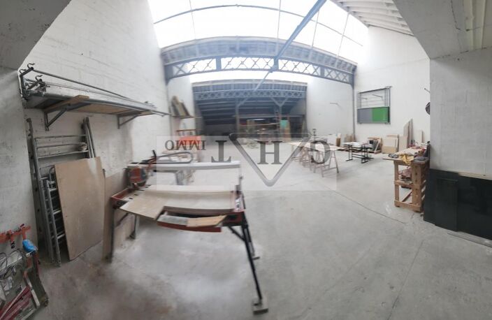 Local d'activité de 462 m²  Quartier LA PIE — photo 3