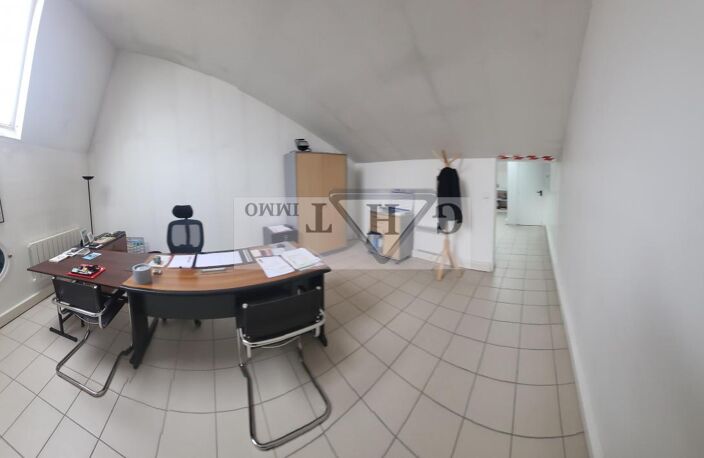Local d'activité de 462 m²  Quartier LA PIE — photo 4