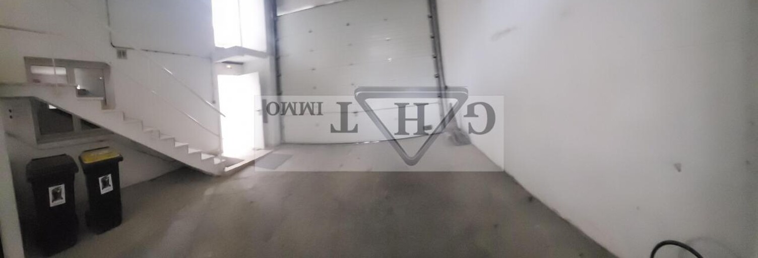 Local industriel  472 m² à louer à Saint-Maur-des-Fossés (94100)