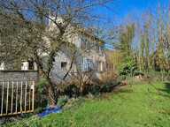 Ports-sur-Vienne. À MOINS DE 15 MIN DE L'A10 — CADRE VERDOYANT Maison de charme avec jardin & vue dégagée sur la campagne et la rivière — photo 2