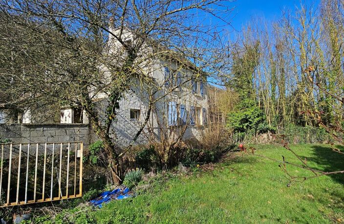 Ports-sur-Vienne. À MOINS DE 15 MIN DE L'A10 — CADRE VERDOYANT Maison de charme avec jardin & vue dégagée sur la campagne et la rivière — photo 2