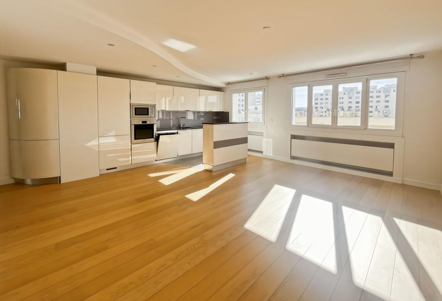 T5 de 4 chambres- Etat impeccable- Triple orientation avec jolie vue dégagée — photo 1
