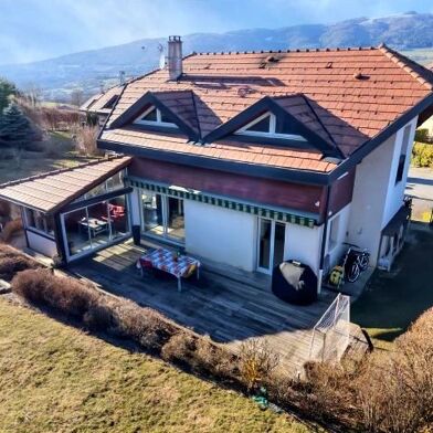 Maison 5 pièces 649000 €