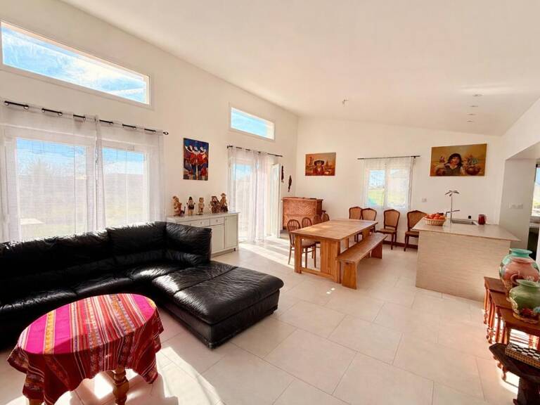A 15 min de Sens, Maison de plain-pied de 2025, 9 pièces , 4 chambres , Exposition plein Sud, DPE A — photo 1