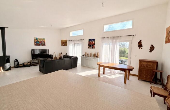 A 15 min de Sens, Maison de plain-pied de 2025, 9 pièces , 4 chambres , Exposition plein Sud, DPE A — photo 2