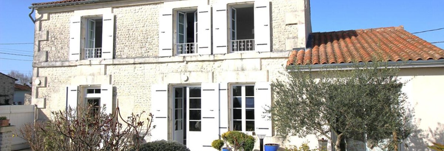 Maison 7 Pièces 174 m² à vendre à Salles-d'Angles (16130)