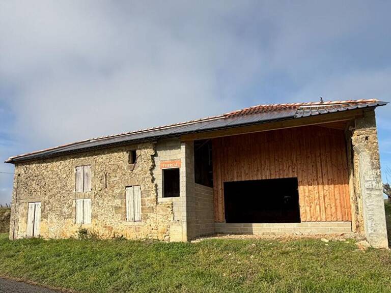 Maison de 260m2 à finir de rénover sur 1770m2 de terrain — photo 1