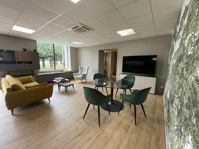 Murs commerciaux / Ensemble immobilier professionnel - Nevers — photo 1