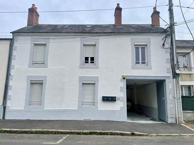 Immeuble Nevers 258 m2 -  hangar de 150 m² - Bonne rentabilité — photo du bien