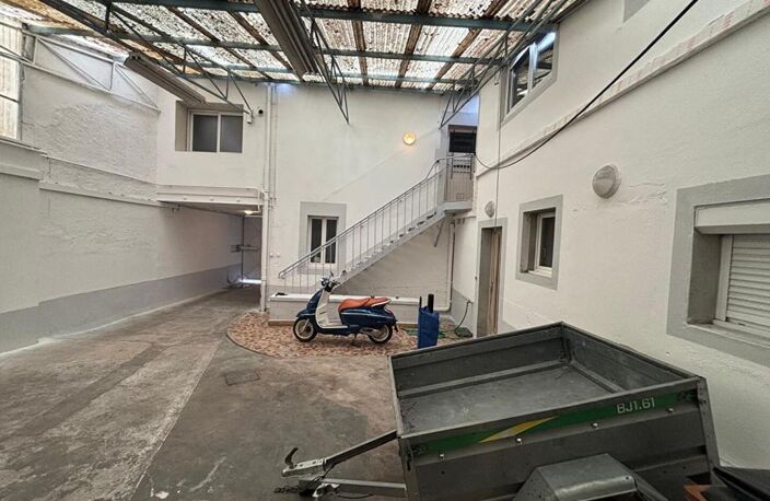 Immeuble Nevers 258 m2 -  hangar de 150 m² - Bonne rentabilité — photo 2