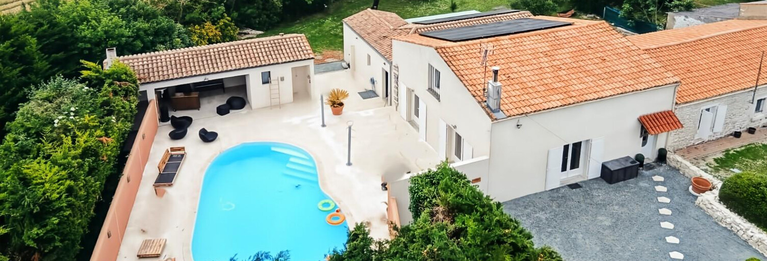 Maison 8 Pièces 252 m² à vendre à Saint-Jean-de-Liversay (17170)