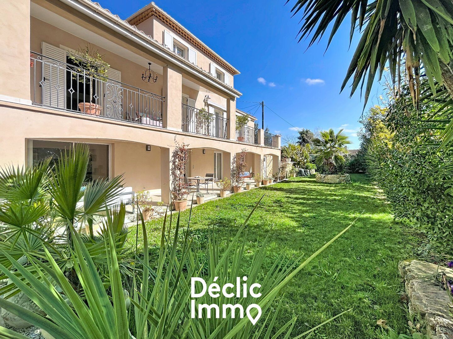 Villa / Maison  T10 à vendre Rouret (Le) 06650