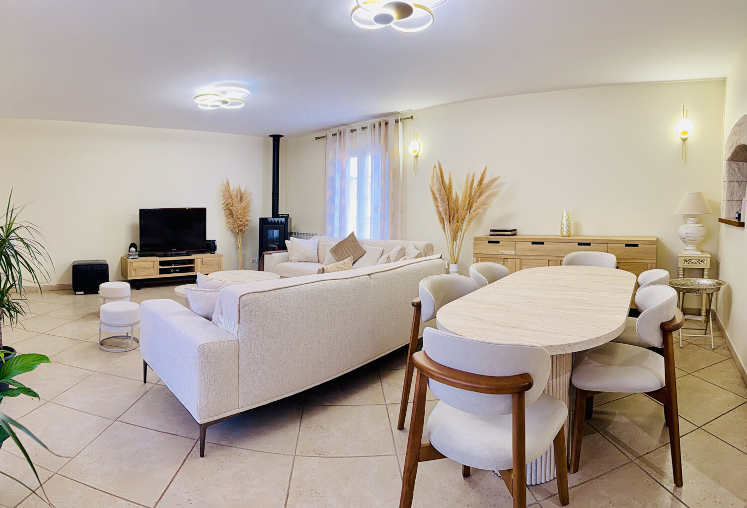 Saint-Gilles   P6 de 187 m2 habitables - dépendance 50 m2 — photo 1
