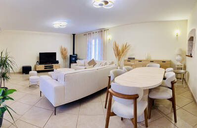 Saint-Gilles   P6 de 187 m2 habitables - dépendance 50 m2 — photo du bien