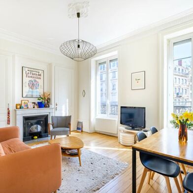 Appartement 2 pièces 303000 €