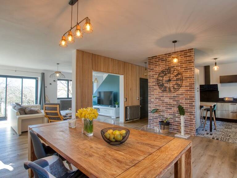Contemporaine de 6 pièces principales — photo 1