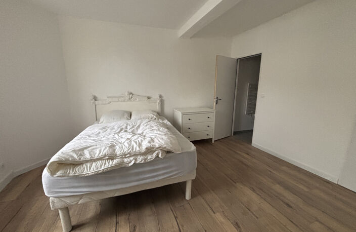 APPARTEMENT MEUBLÉ PLAIN-PIED - 2 PIECES PROCHE CENTRE — photo 3