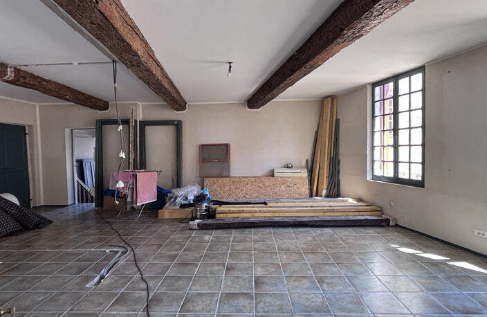 Appartement 141m2 à rénover avec terrasse - fort potentiel — photo 2