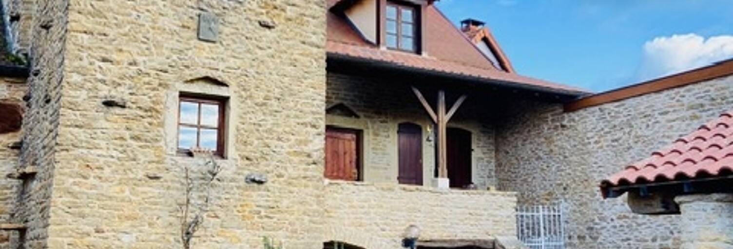 Maison 6 Pièces 196 m² à vendre à La Vineuse sur Fregande (71250)