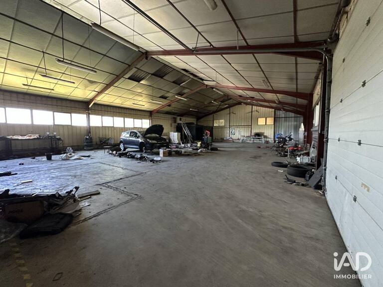 Location Local d'activités 360 m&sup2; — photo 1