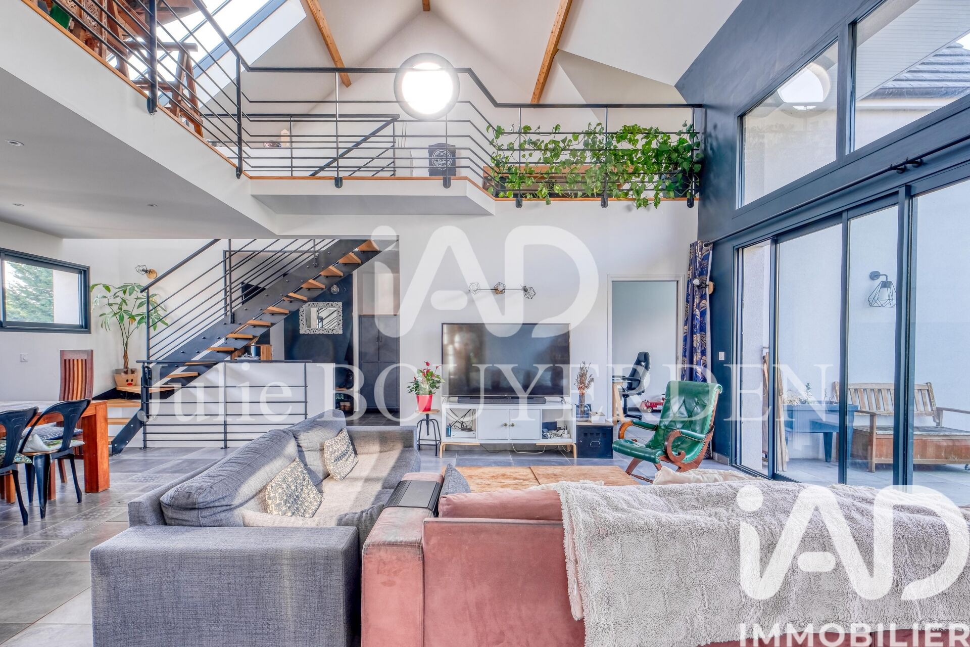 Jouy-en-Josas - 240m² - 8p. - 4ch.