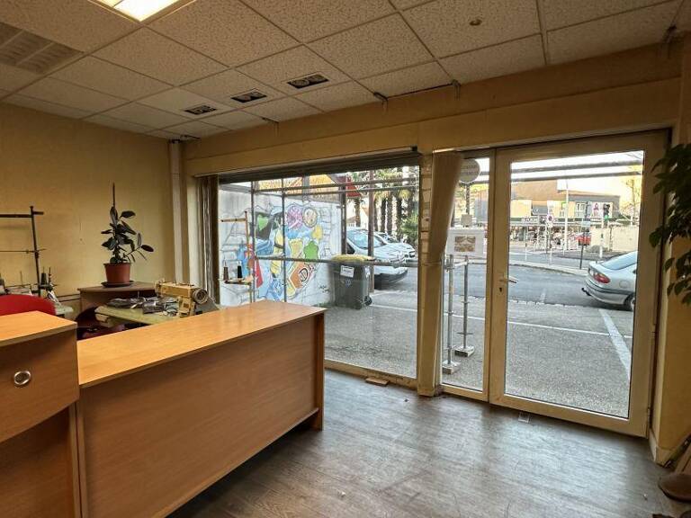 Vente Boutique/Local commercial 45 m&sup2; — photo 1