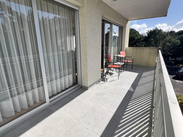ROYAN - QUARTIER DU PARC - BEL APPARTEMENT T4 - 2 TERRASSES - GARAGE - PARKING - CAVE — photo du bien