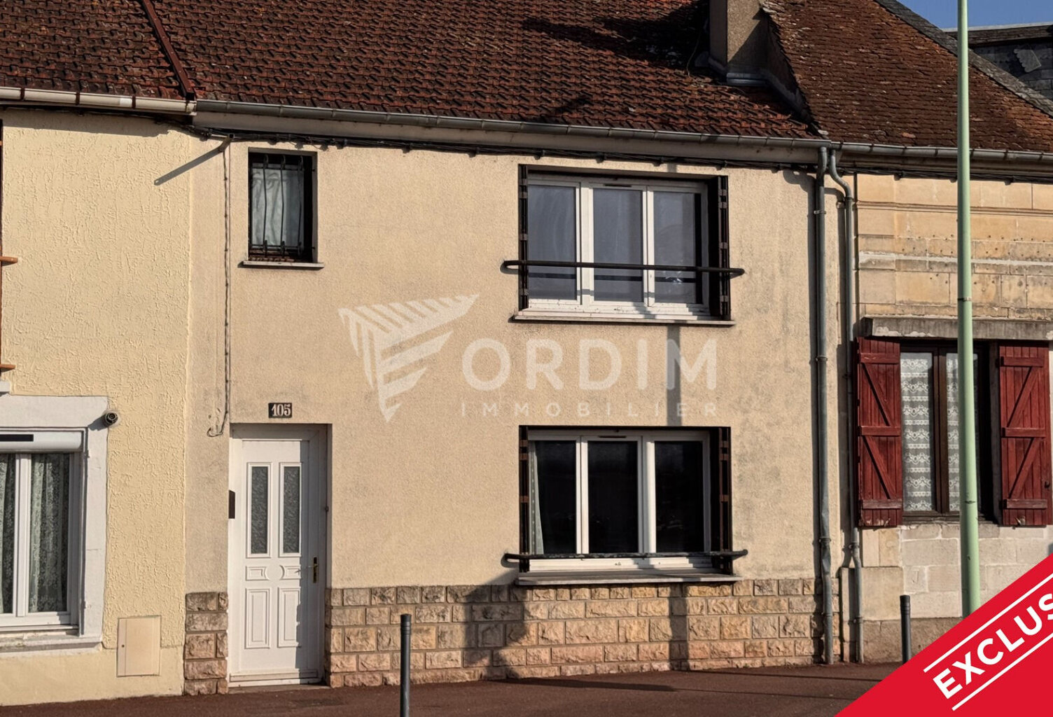 COSNE SUR LOIRE , maison ancienne d'env. 85 m² , deux chambres, terrain de 430 m², garage de 95 m² — photo 1