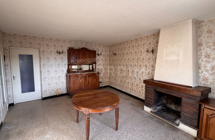 COSNE SUR LOIRE, maison ancienne d'env. 85 m² avec deux chambres, terrain de 410 m² — photo 3