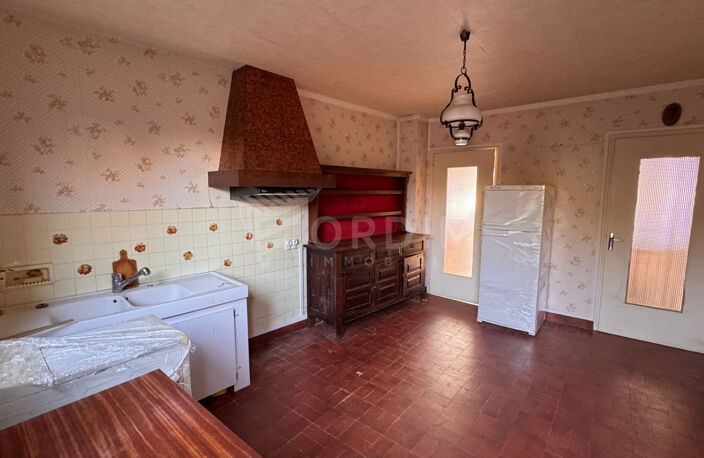 COSNE SUR LOIRE, maison ancienne d'env. 85 m² avec deux chambres, terrain de 410 m² — photo 5