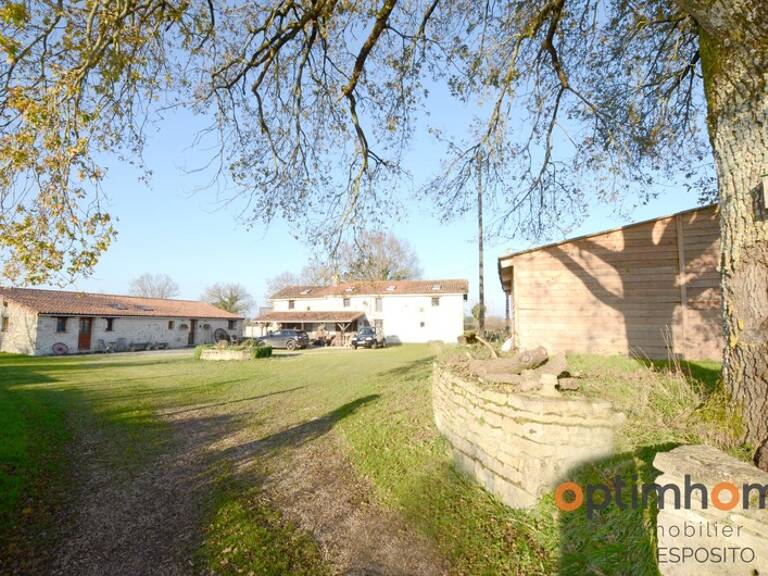 Maison à vendre 7 pièces avec Gîte et 2.2HA de terrain sans voisins — photo 1