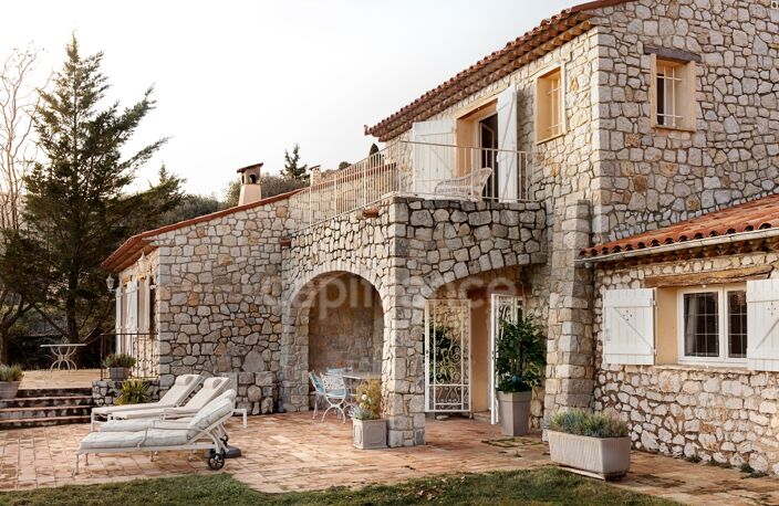 Propriete à vendre 6 pièces GOURDON (06), vue mer, jardin de 6000 m², garage — photo 3