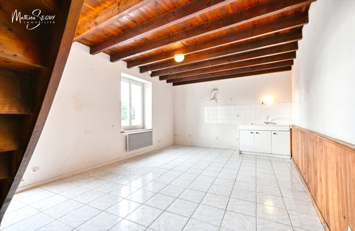 MILLERY – UN LIEU DE VIE UNIQUE À IMAGINER: Maisonnette avec dépendances à potentiel, 25m² d’extérieur / sur une parcelle bâtie de 290m² — photo 5