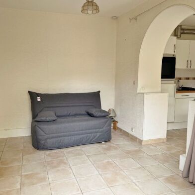 Appartement 1 pièces 880 €