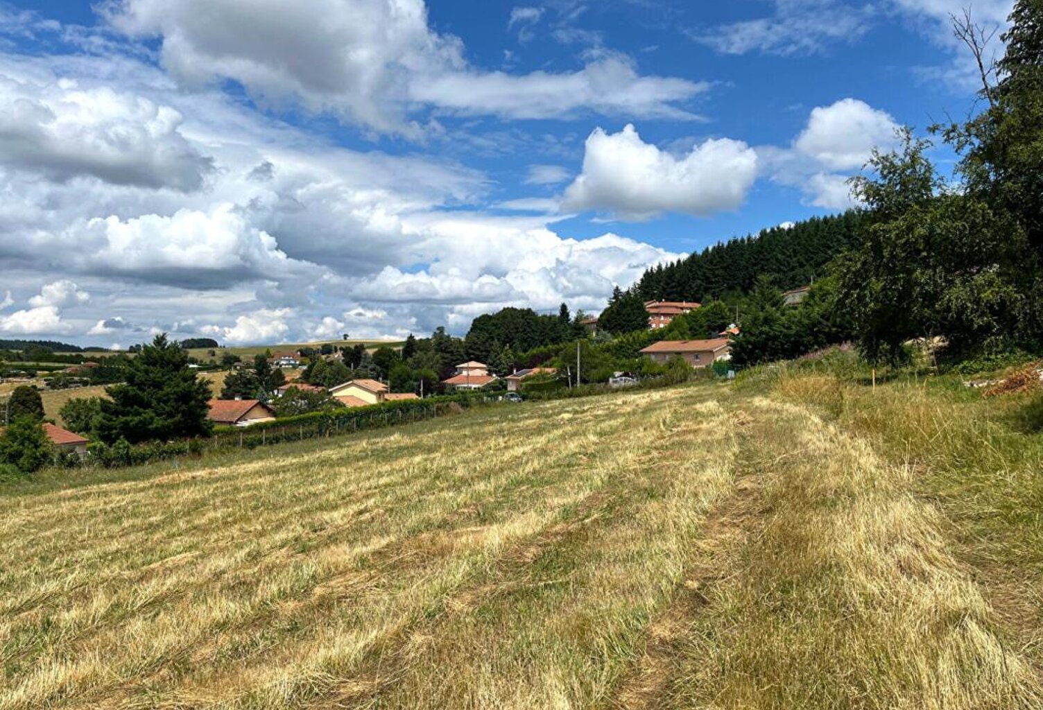 Terrain viabilisé avec vue de 830 m² — photo 1