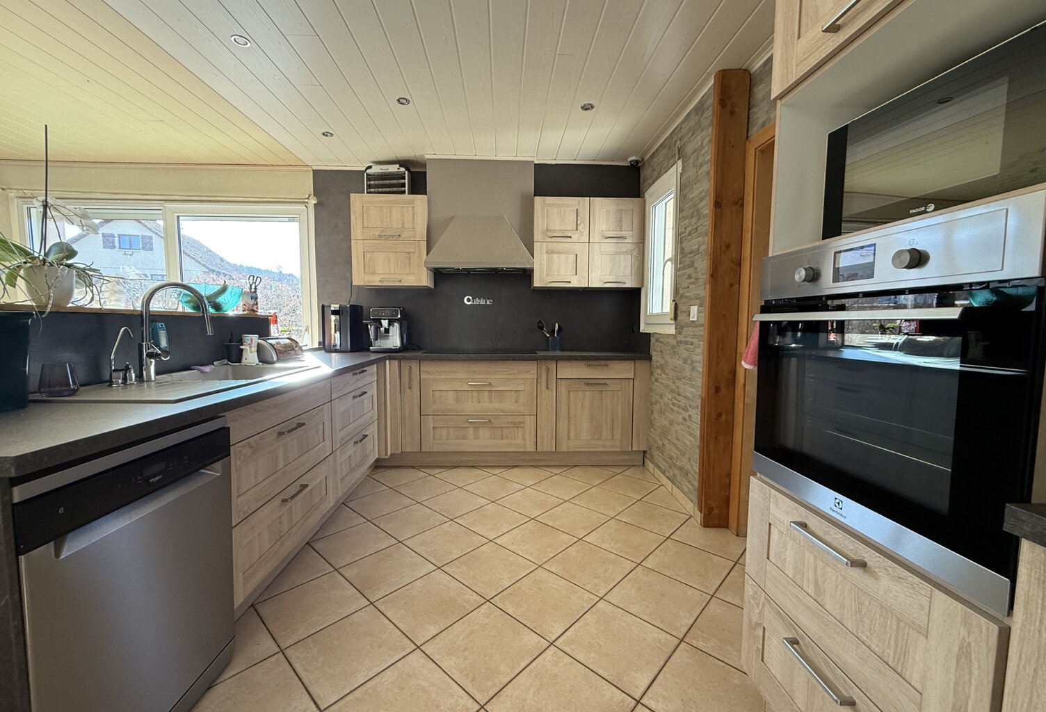 FERRIERES-LE-LAC - GRANDE MAISON — photo 1