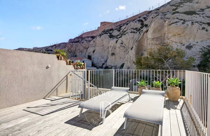 VENTE - 13008 -  LES GOUDES - MAISON - VUE MER - GARAGE — photo 2