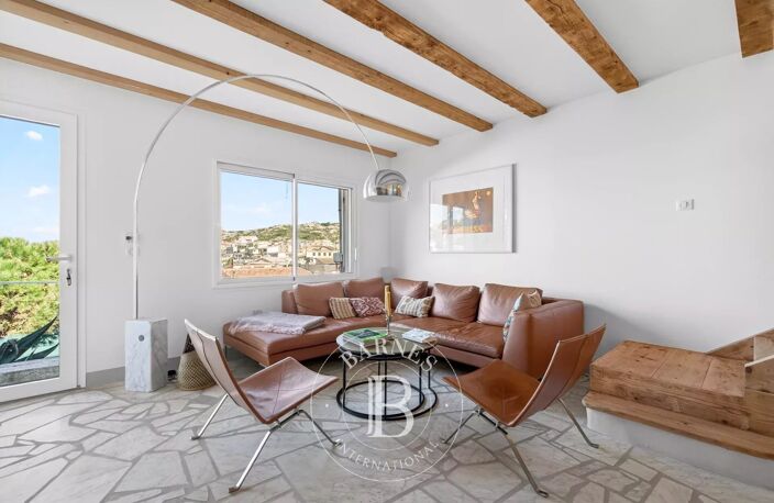 VENTE - 13008 -  LES GOUDES - MAISON - VUE MER - GARAGE — photo 4