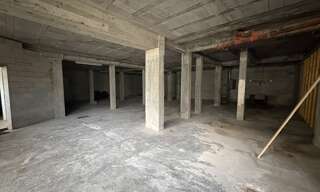 Garage  400 m² à louer à Nice (06100)